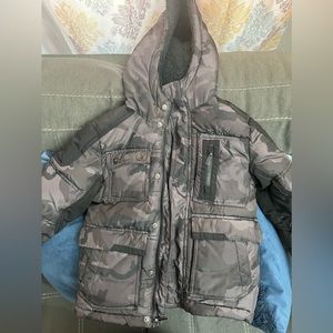 DKNY Black/Gray Camo Winter Coat Boys/Toodlers Size 5/6